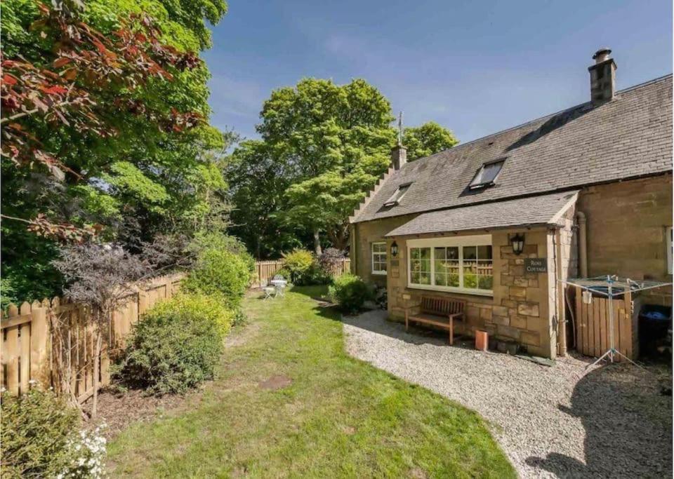 Charming 3/4 Bedroom Semi-Detached Cottage. Carberry Exterior foto