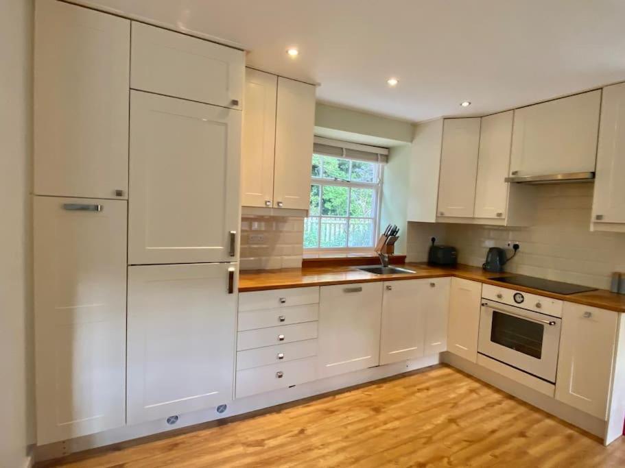 Charming 3/4 Bedroom Semi-Detached Cottage. Carberry Exterior foto